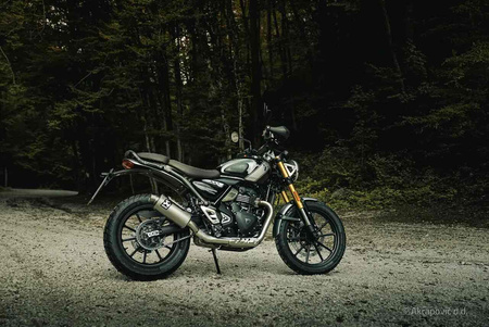 Tłumik Akrapovic Slip-On Line Triumph Scrambler 400