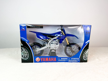 Model motocykla Yamaha YZ 450F 1:6 New Ray