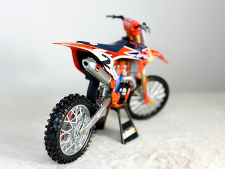 Model motocykla Red Bull KTM SX-F 450 Cooper Webb #2 1:6 New Ray