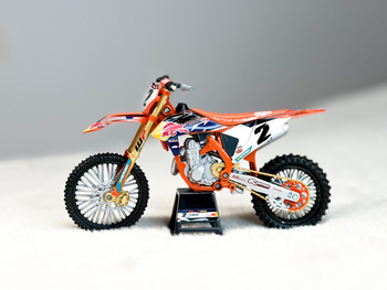 Model motocykla Red Bull KTM 450 SX-F Cooper Webb #2 1:12 New Ray