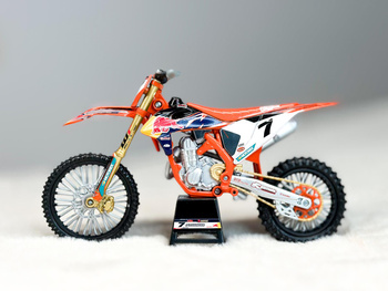 Model motocykla Red Bull KTM 450 SX-F Aaron Plessinger #7 1:12 New Ray